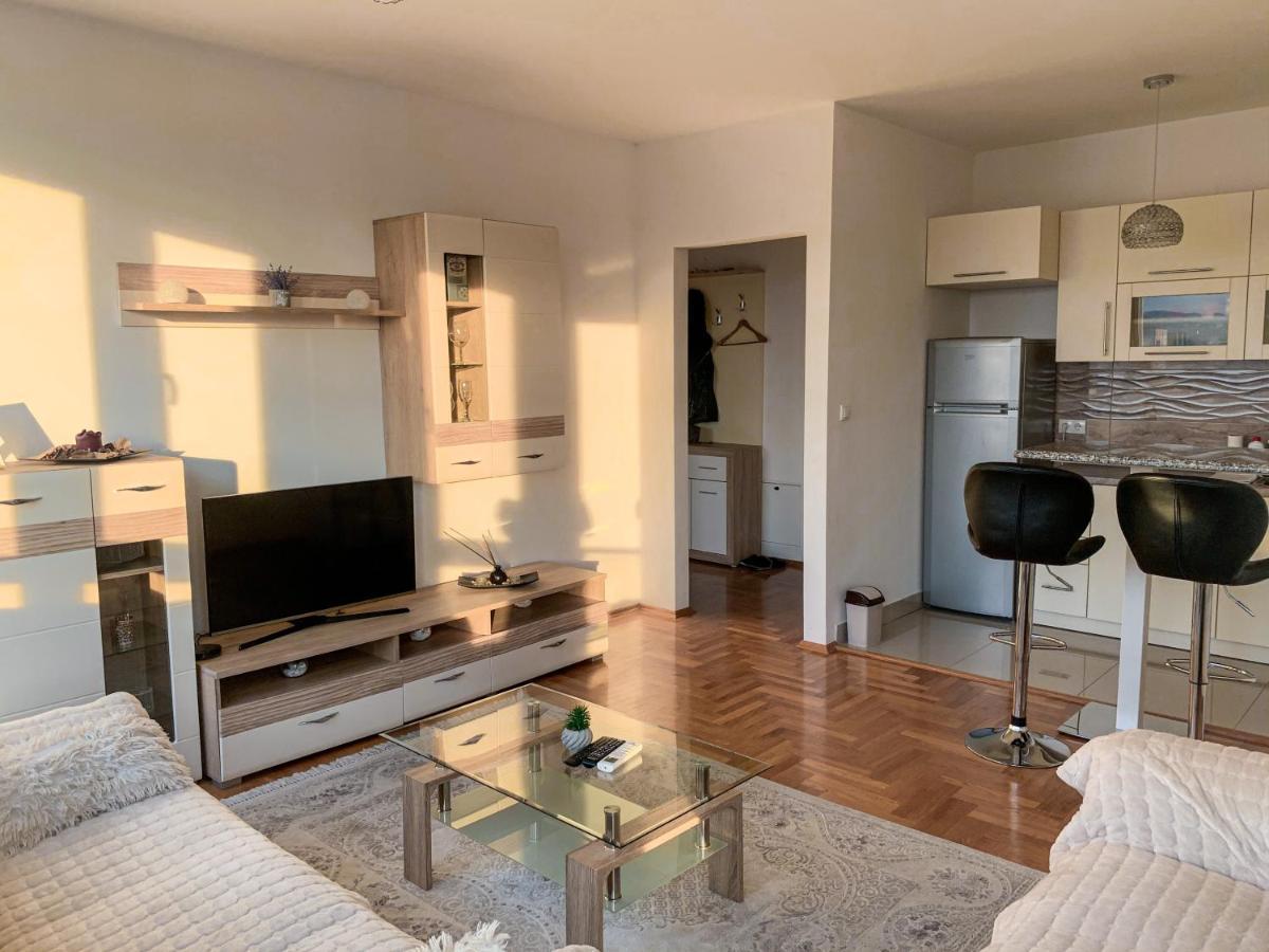 Stan Na Dan Bella Apartment Banja Luka Luaran gambar